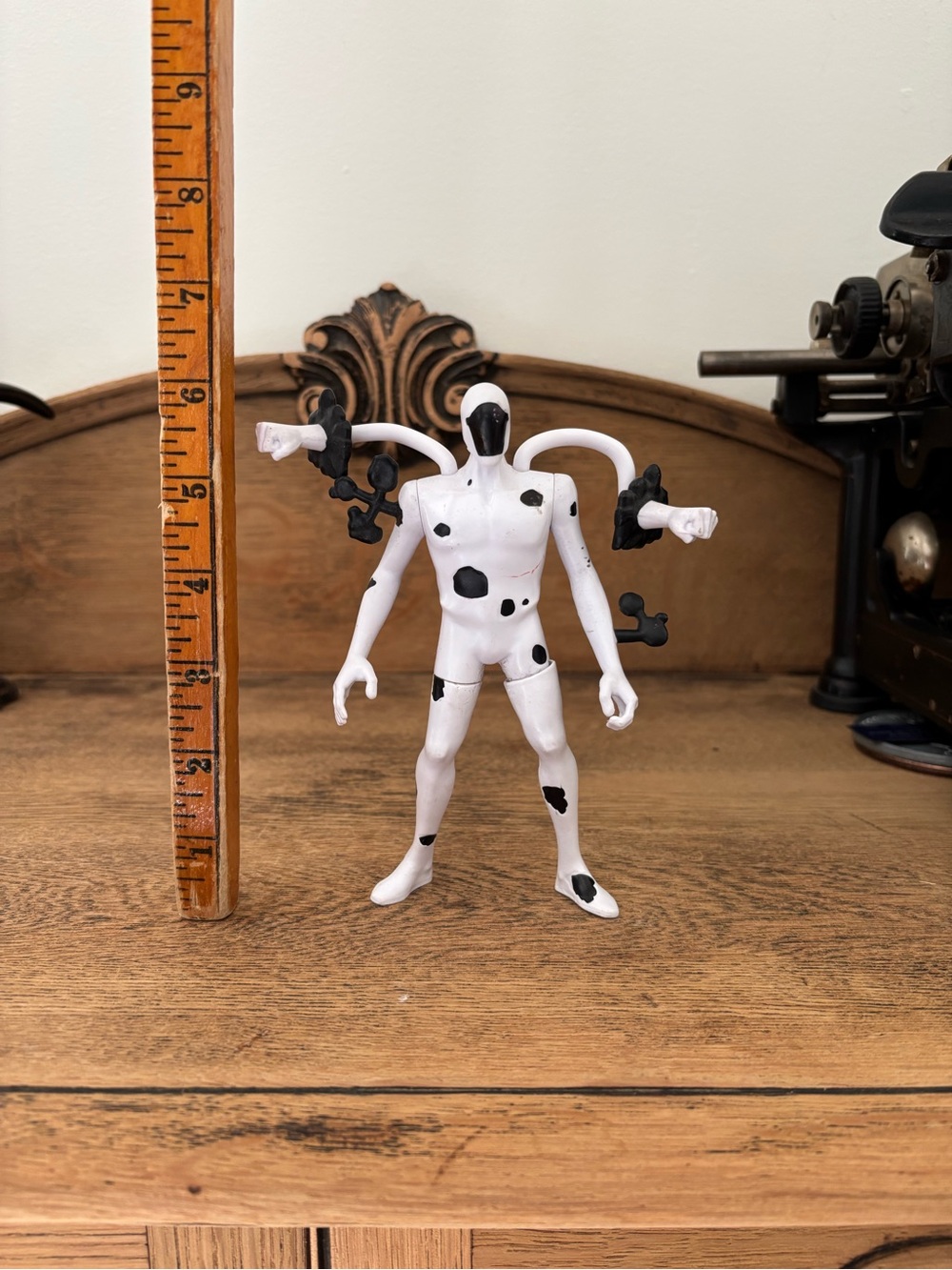 Marvel Spider-Man: Across the Spider-Verse Portal Punch the Spot Action Figure